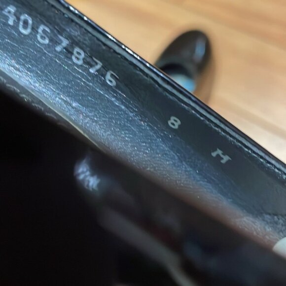 Stuart Weitzman black patent leather pumps size 8 - Picture 6 of 6